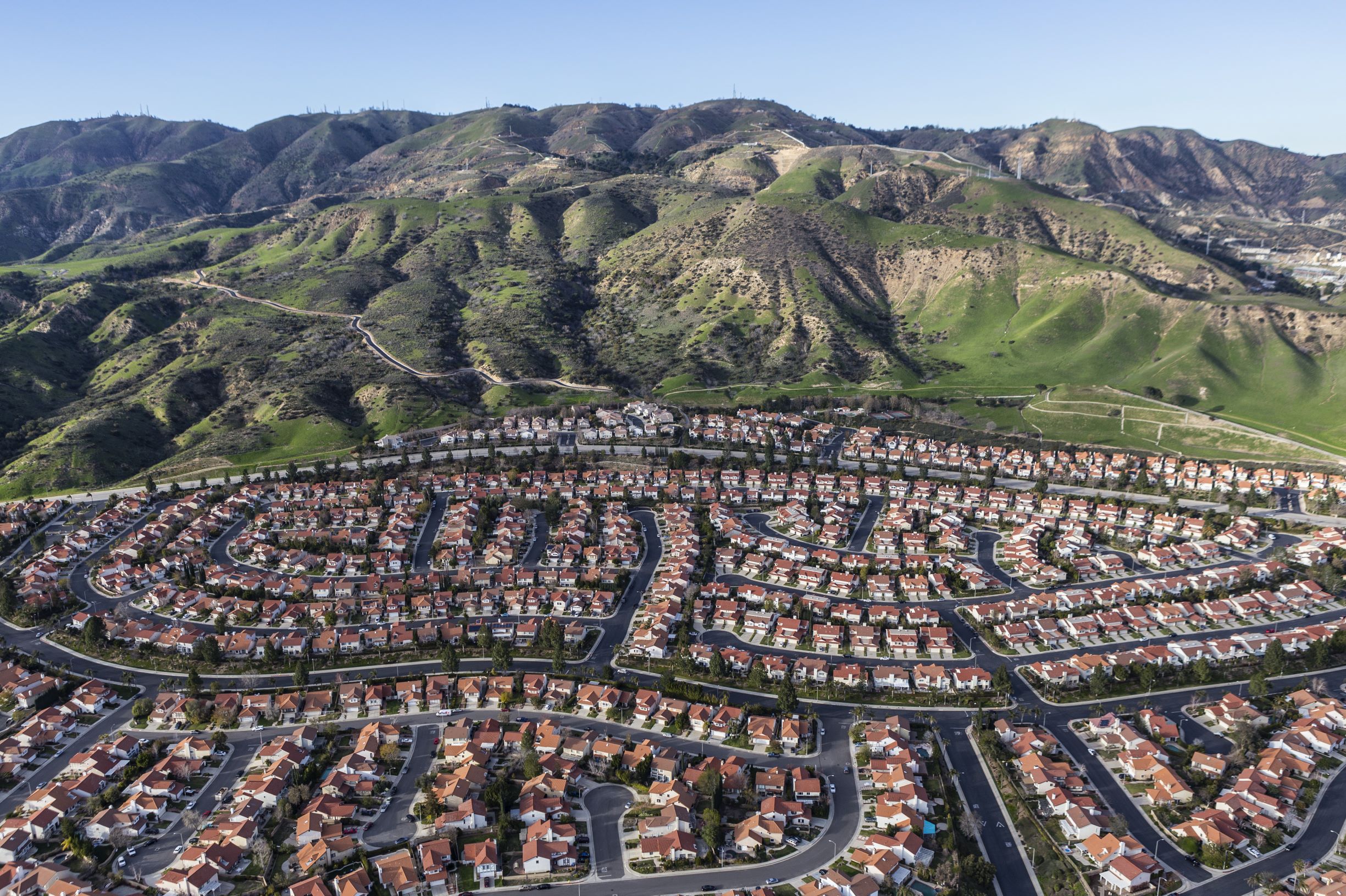 Hillside suburban homes in the Porter Ranch neighborhood of Los Angeles, California.